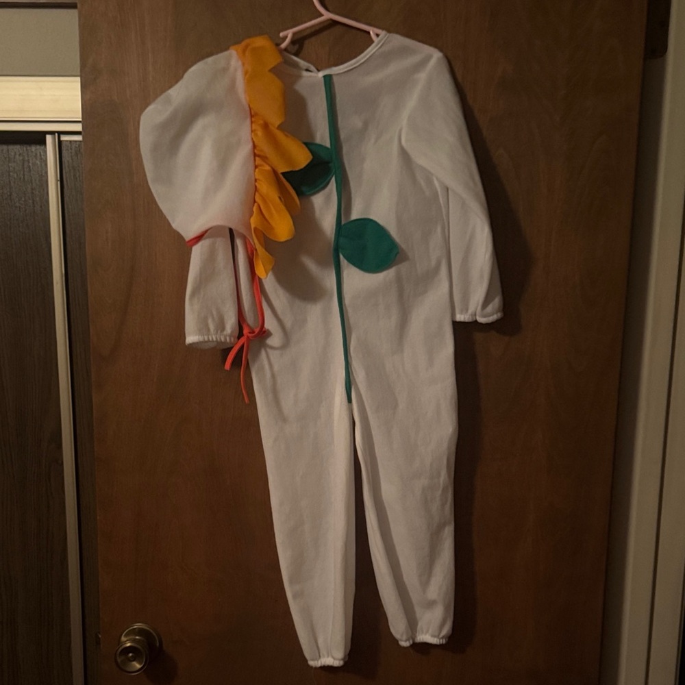 White Sunflower kids Costume with Yellow Petals around the face of bonnet.